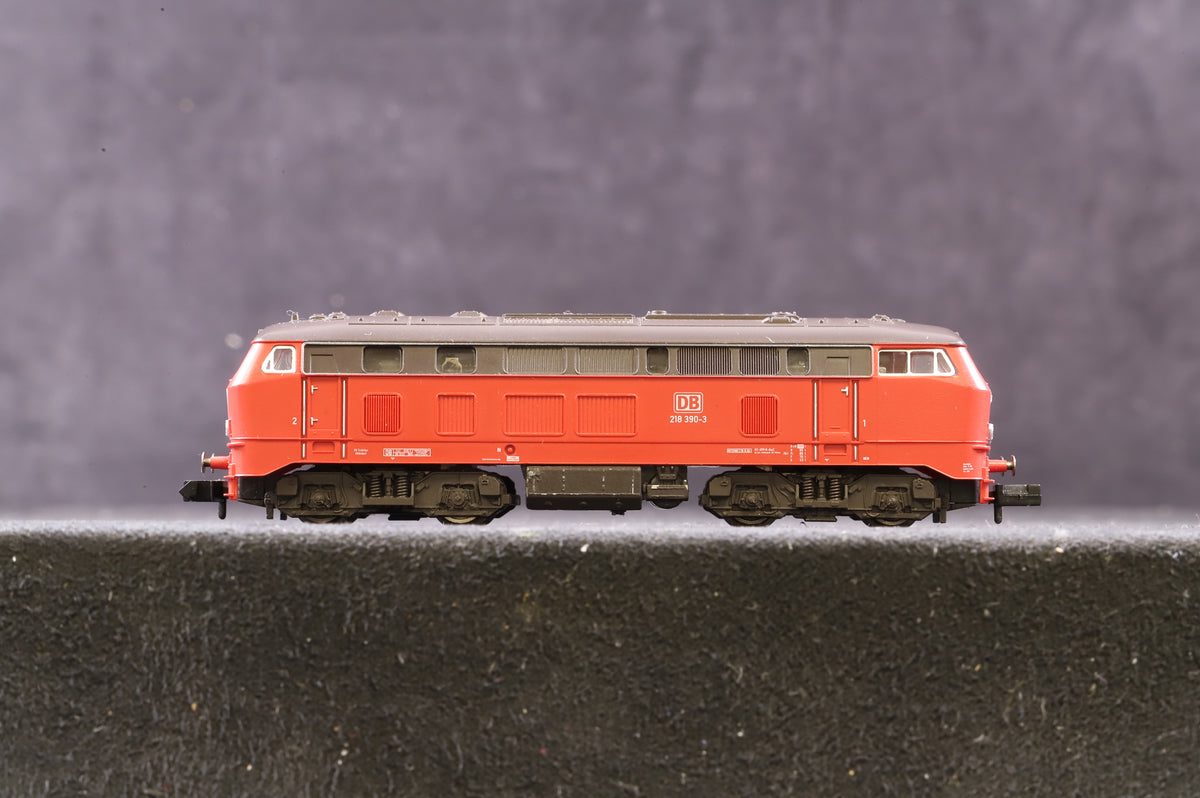 Fleischmann N Gauge 7238 DB BR 218 218390-3 in DB Red and Black