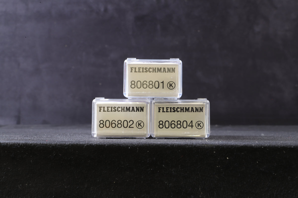 Fleischmann N Rake Of 3 DB Passenger Cars Inc. 806801, 806802 &amp; &amp; 806864