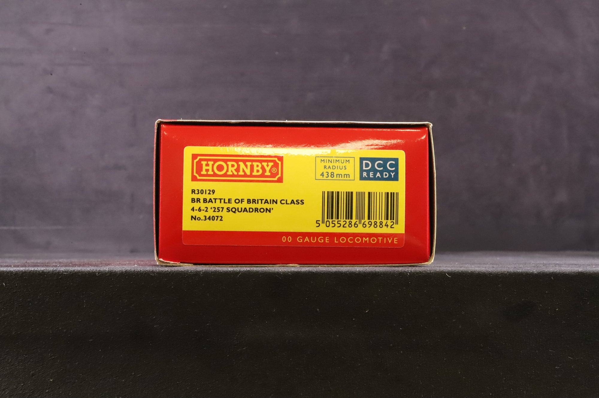 Hornby OO R301229 Battle of Britain Class No.34072 '257 Squadron' in Lined Malachite Green w/ Sunshine Style BR Lettering - DCC Sound & Weathered