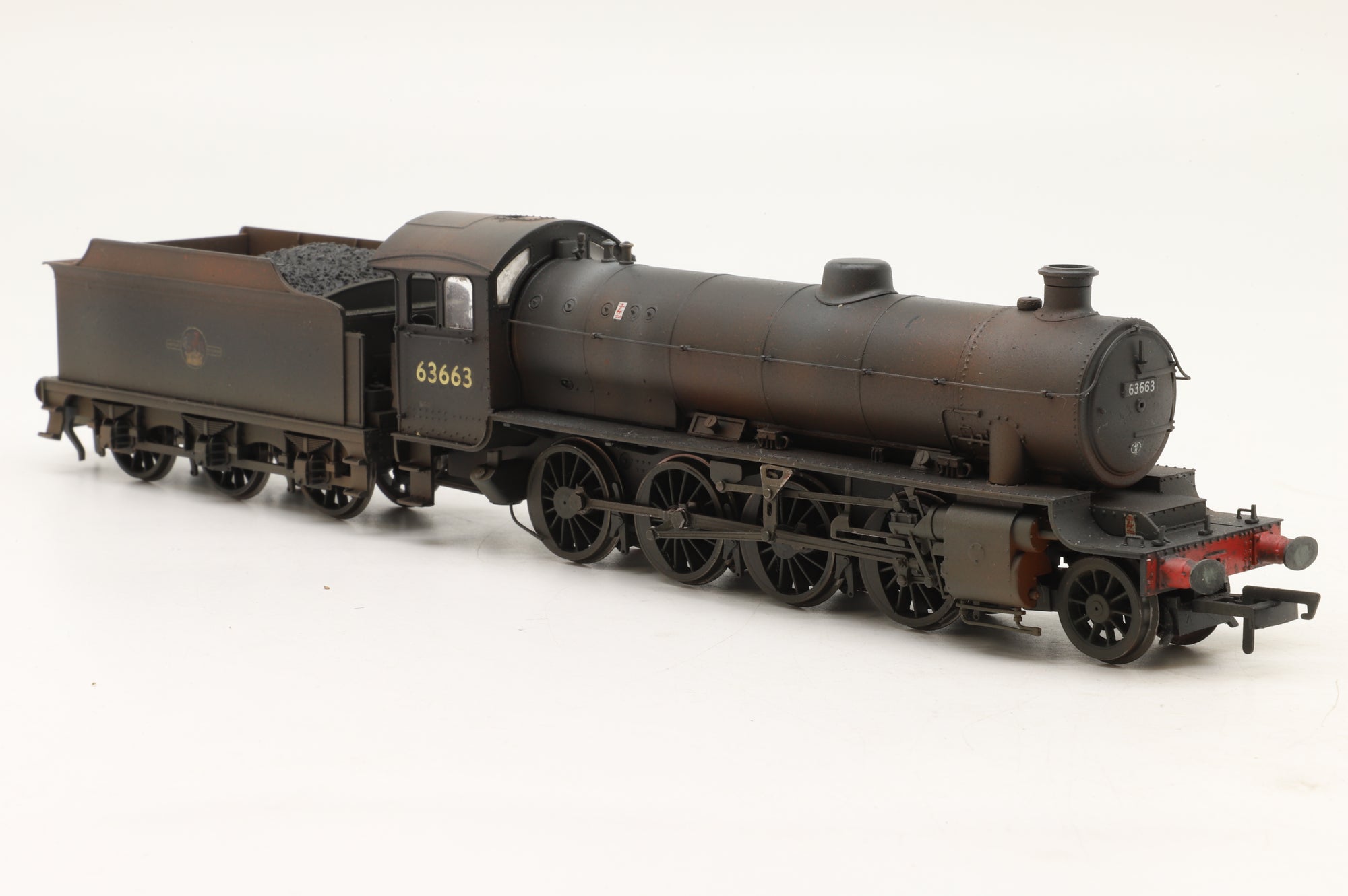 Hornby OO R3227 Class O1 63663 in BR Black w/ Late Crests – Weathered