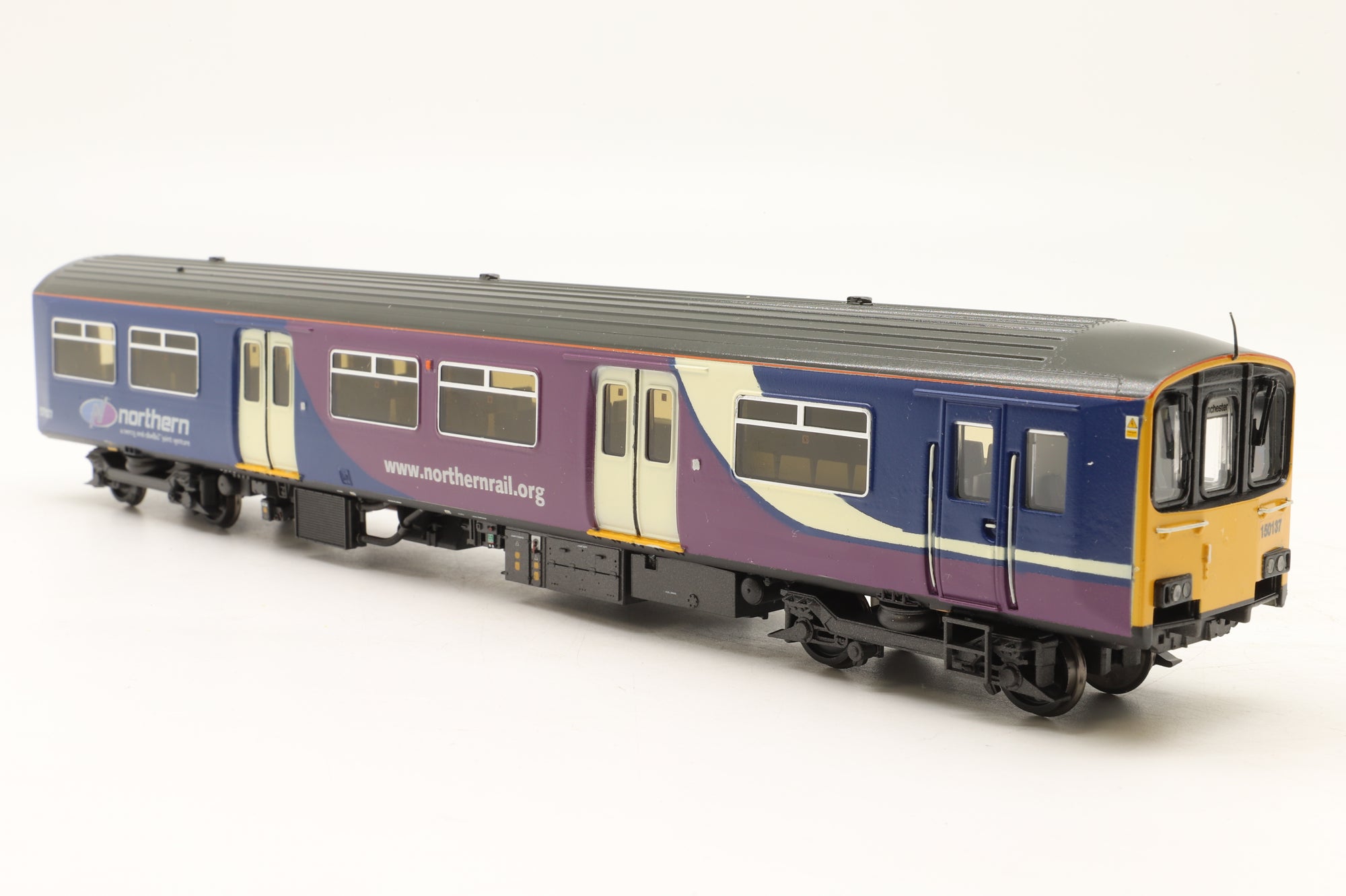 Bachmann OO Class 150 2-Car DMU in Northern Livery