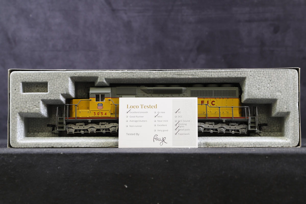 Kato HO 37-01F EMD SD40 Union Pacific Diesel Locomotive &#39;3054&#39;