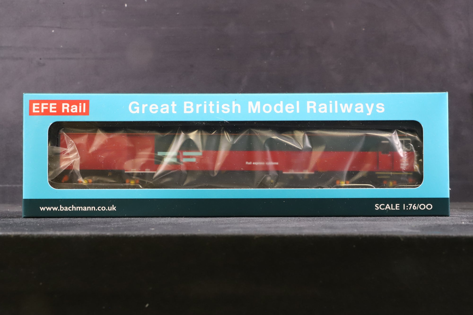 EFE Rail OO E86040 Propelling Control Vehicle 94331 in BR RES/Royal Mail Livery