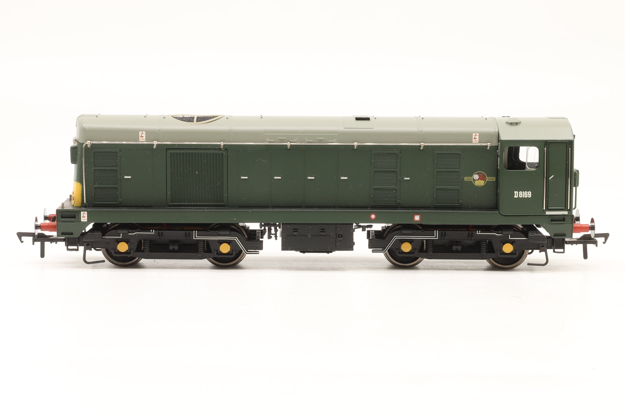 Bachmann OO 32-028A Class 20 D8169 in BR Green w/ Indicator Boxes