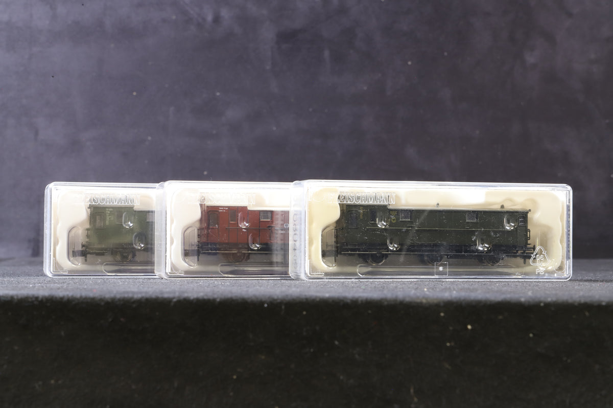 Fleischmann N Rake Of 3 DB Passenger Cars Inc. 806801, 806802 &amp; &amp; 806864