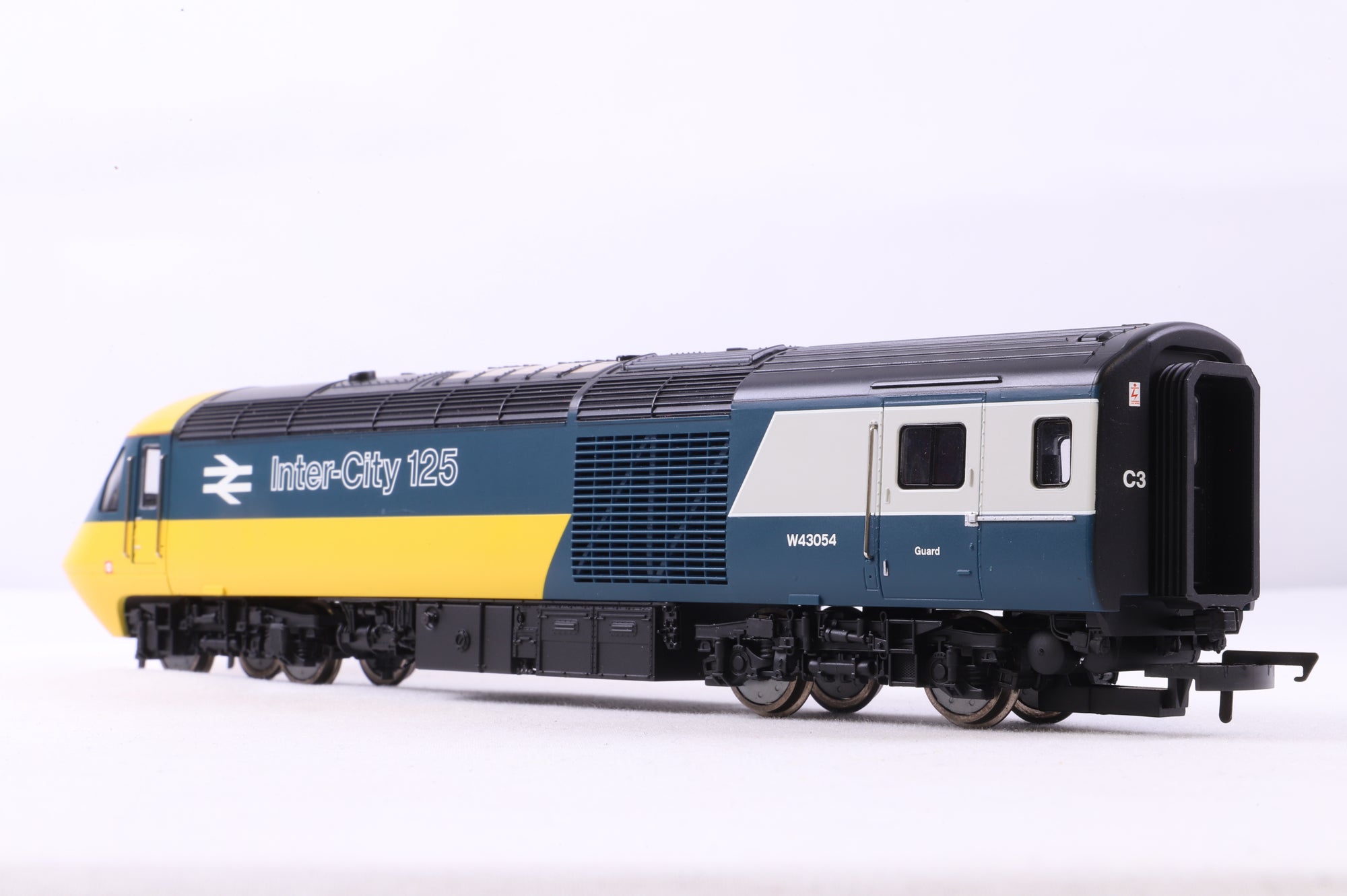 Hornby OO R2701 Class 43 HST Set & 4x Mk3s in BR Inter-City 125 Blue/Grey Liveries