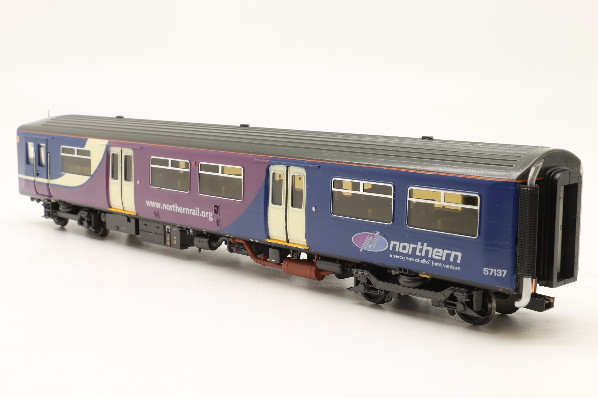 Bachmann OO Class 150 2-Car DMU in Northern Livery