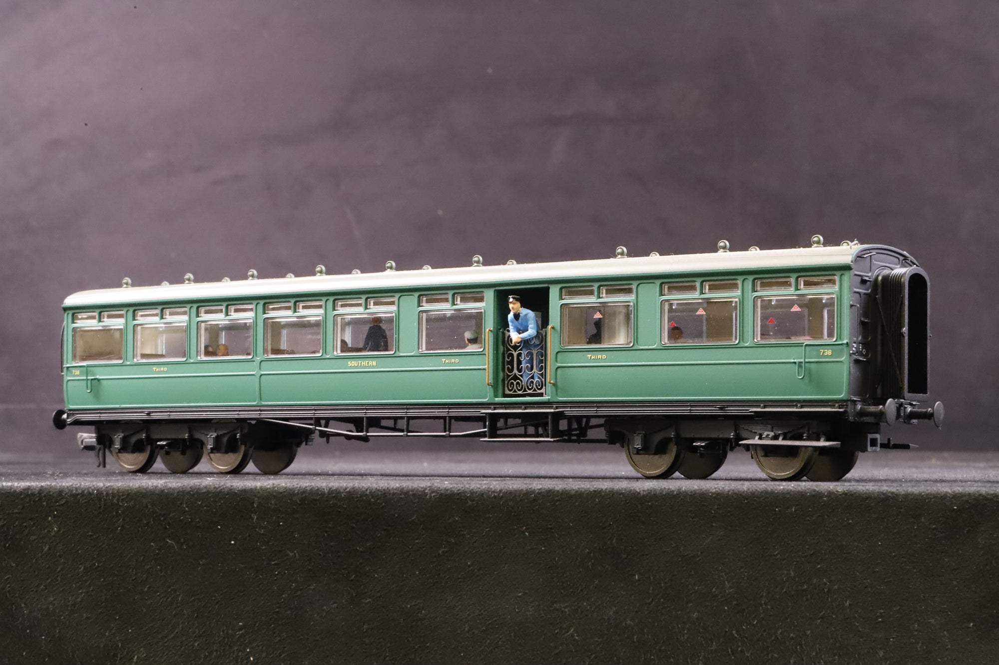 KMRC OO K1002 LSWR Gate Stock Set 373 in SR Malachite Green