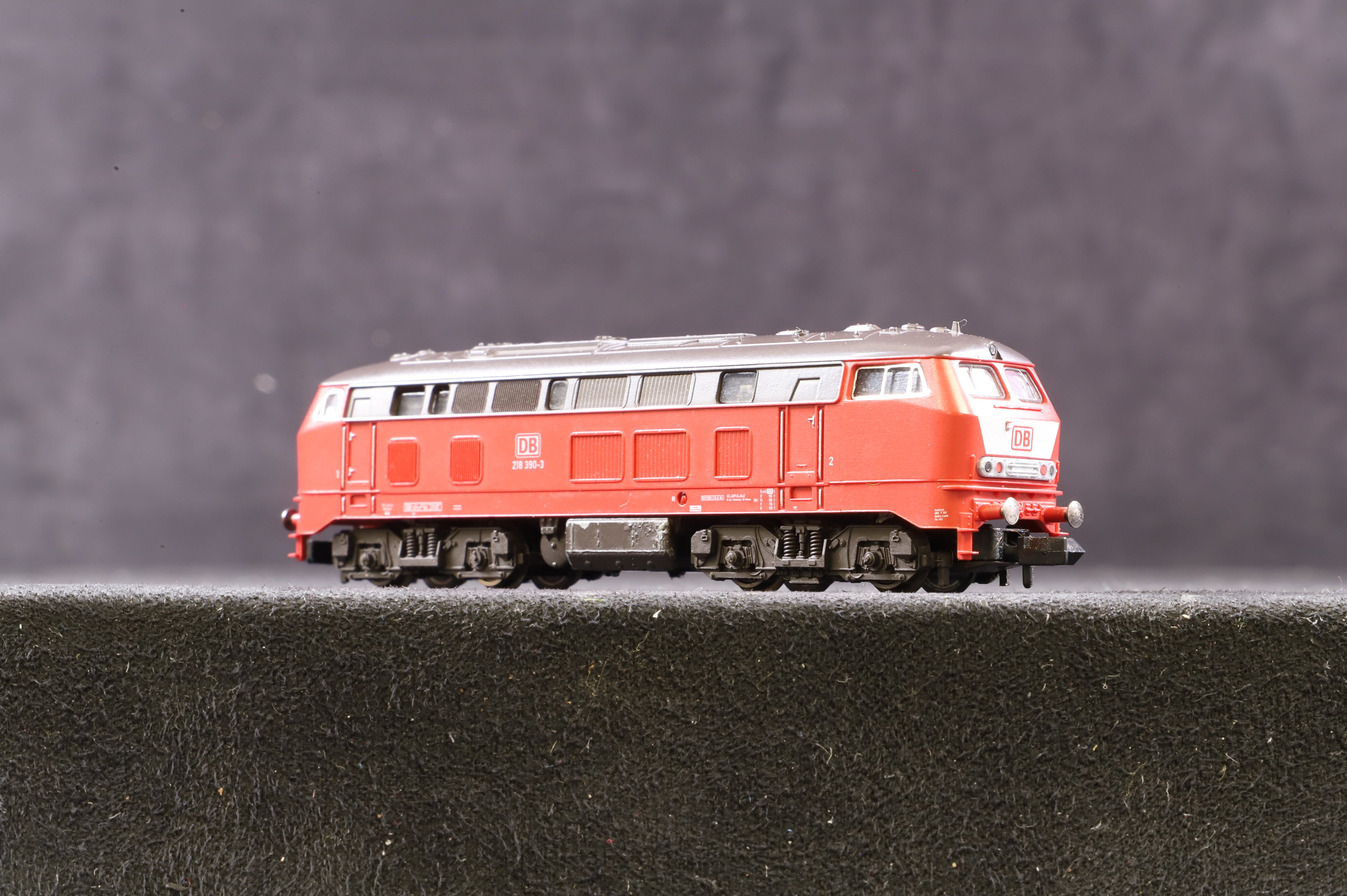 Fleischmann N Gauge 7238 DB BR 218 218390-3 in DB Red and Black