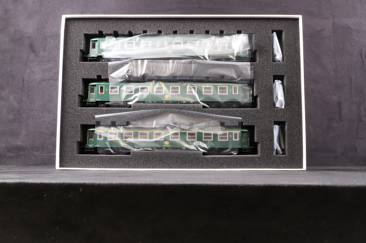 L.S. Models LS42112 Set of 3 Green SNCB Coaches