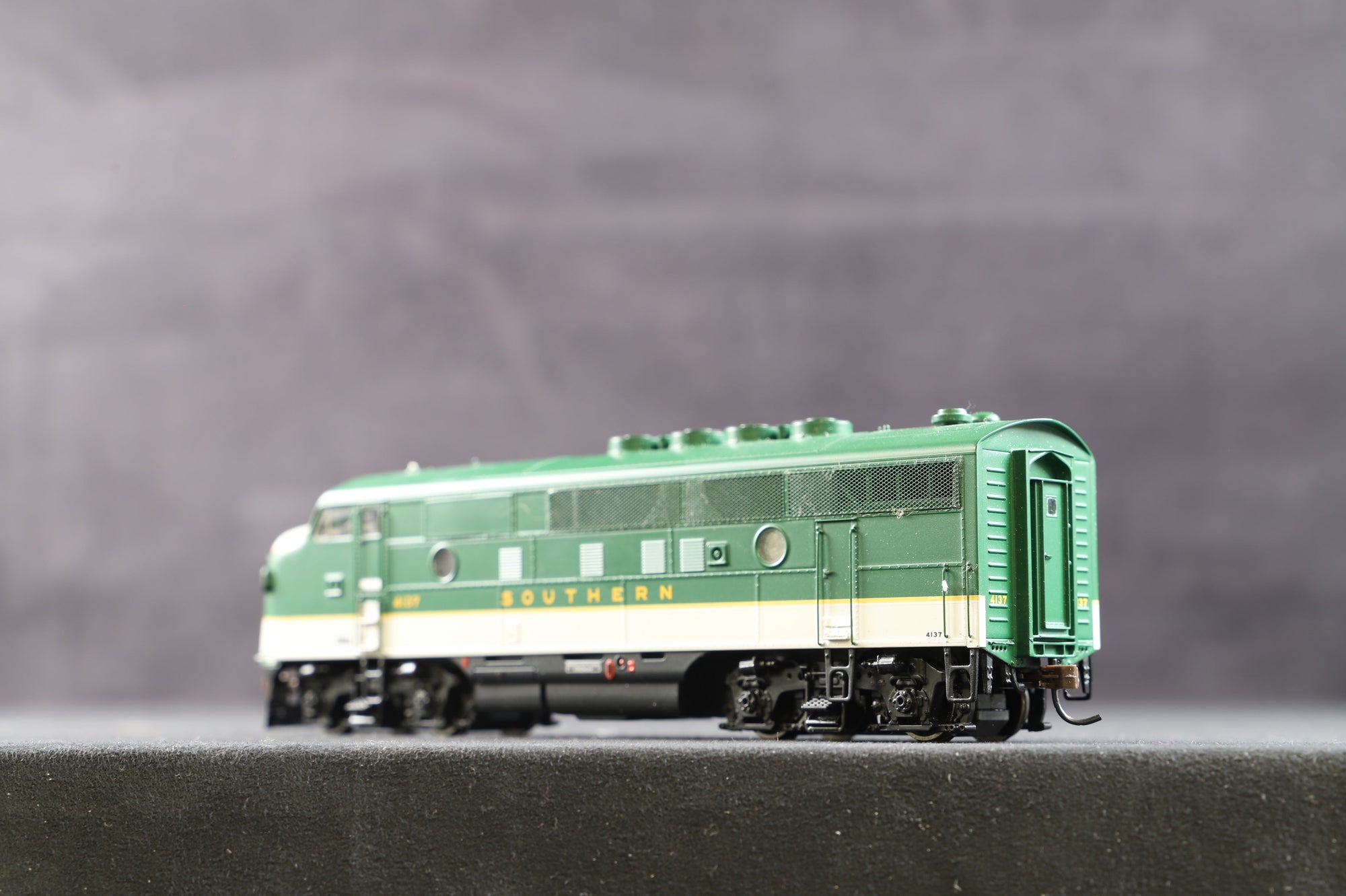 Athearn HO G2505A+B Southern F3-A & B Unit '4327' & '4137'