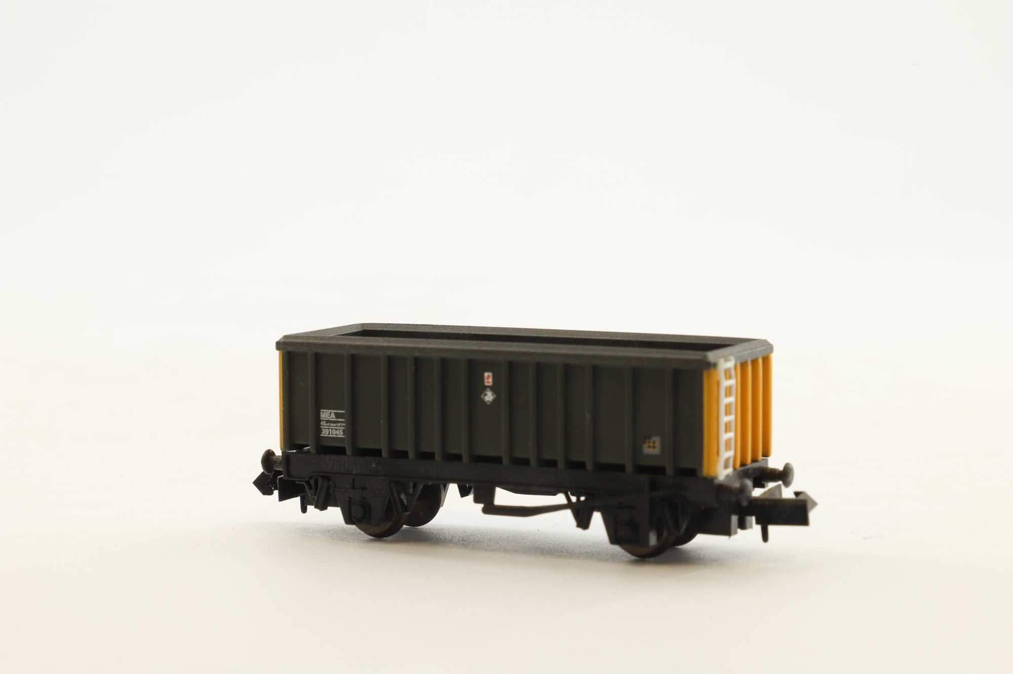 Graham Farish N 373576 Pair of 46 Tonne g/w MEA Open Mineral Wagon Coal Sector