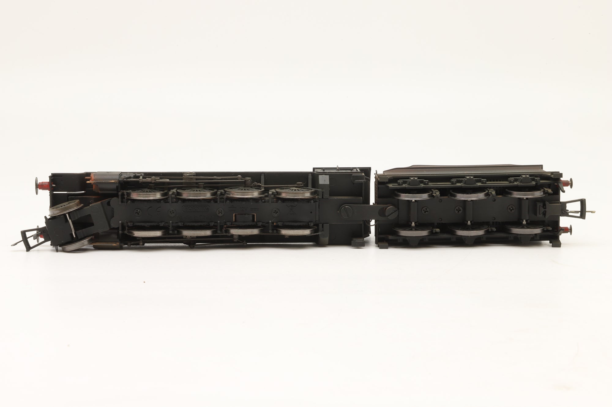 Hornby OO R3227 Class O1 63663 in BR Black w/ Late Crests – Weathered