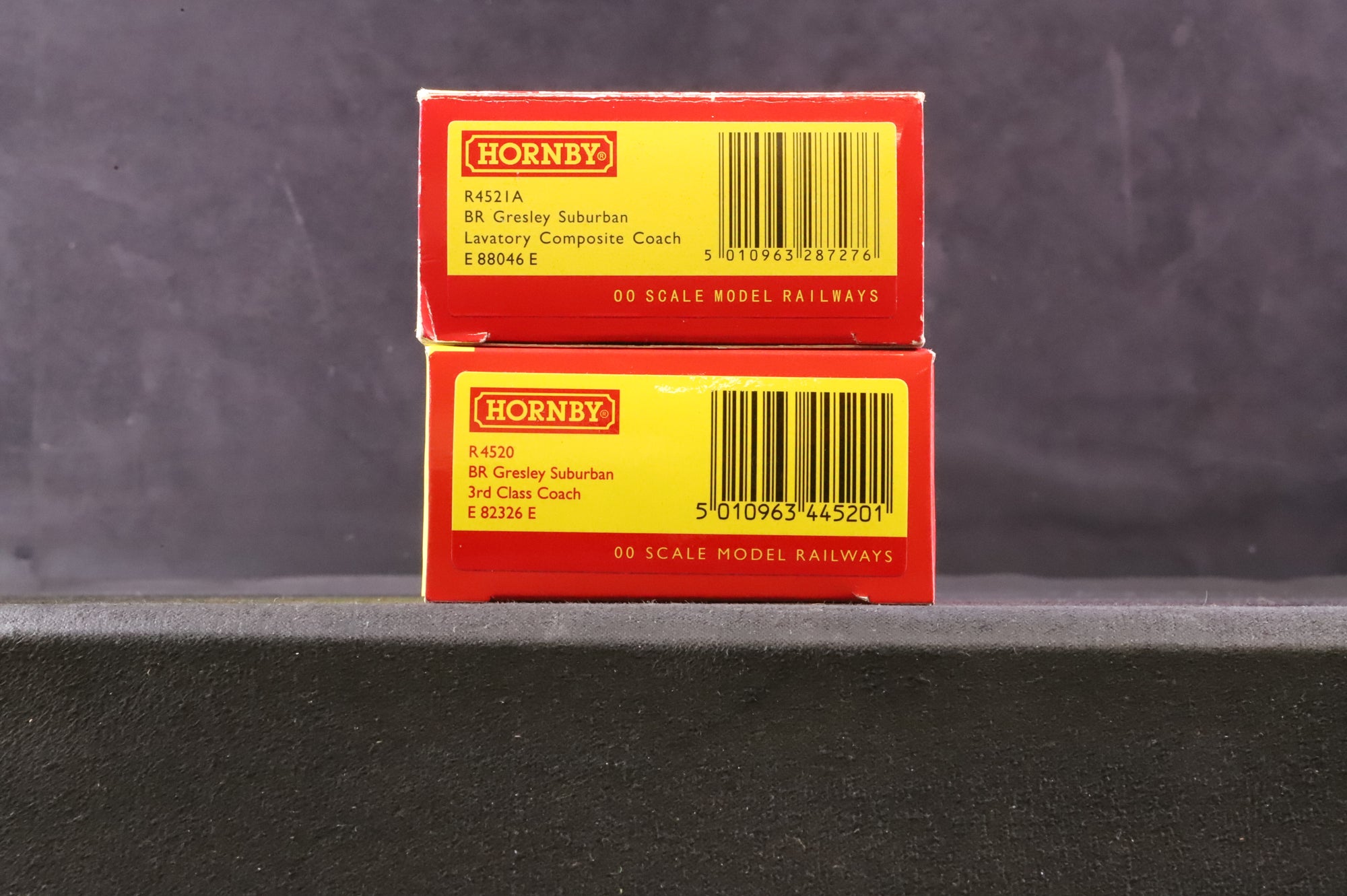 Hornby OO R4520/4521A 2x Gresley Suburbans in BR Crimson
