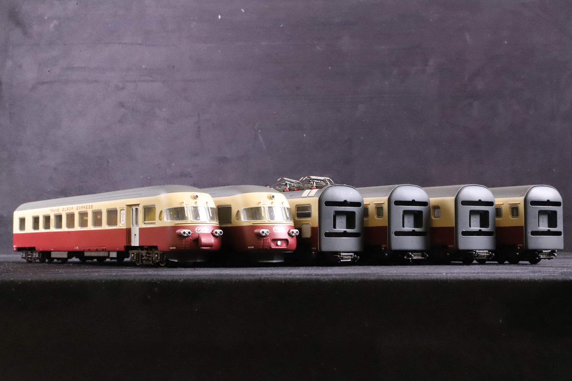 Rivarossi HO SBB TEE Gottardo 6-Car Set