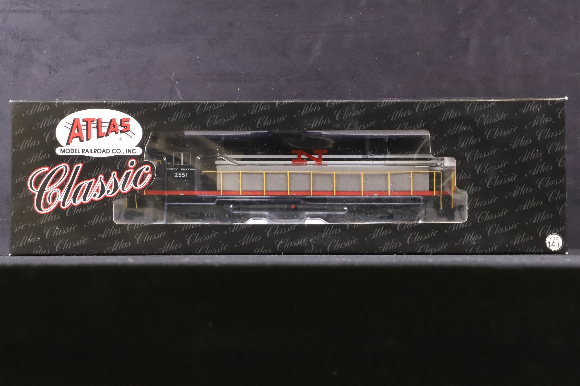 Atlas Classic HO 10000706 C425 Phase 2 Loco No.2551 in New Haven Black