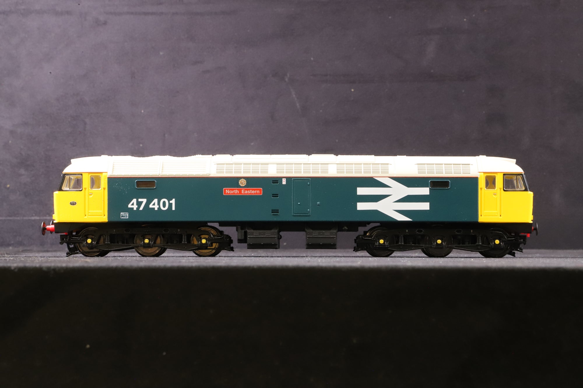 ViTrains OO V2058 Class 47 '47401' BR Blue