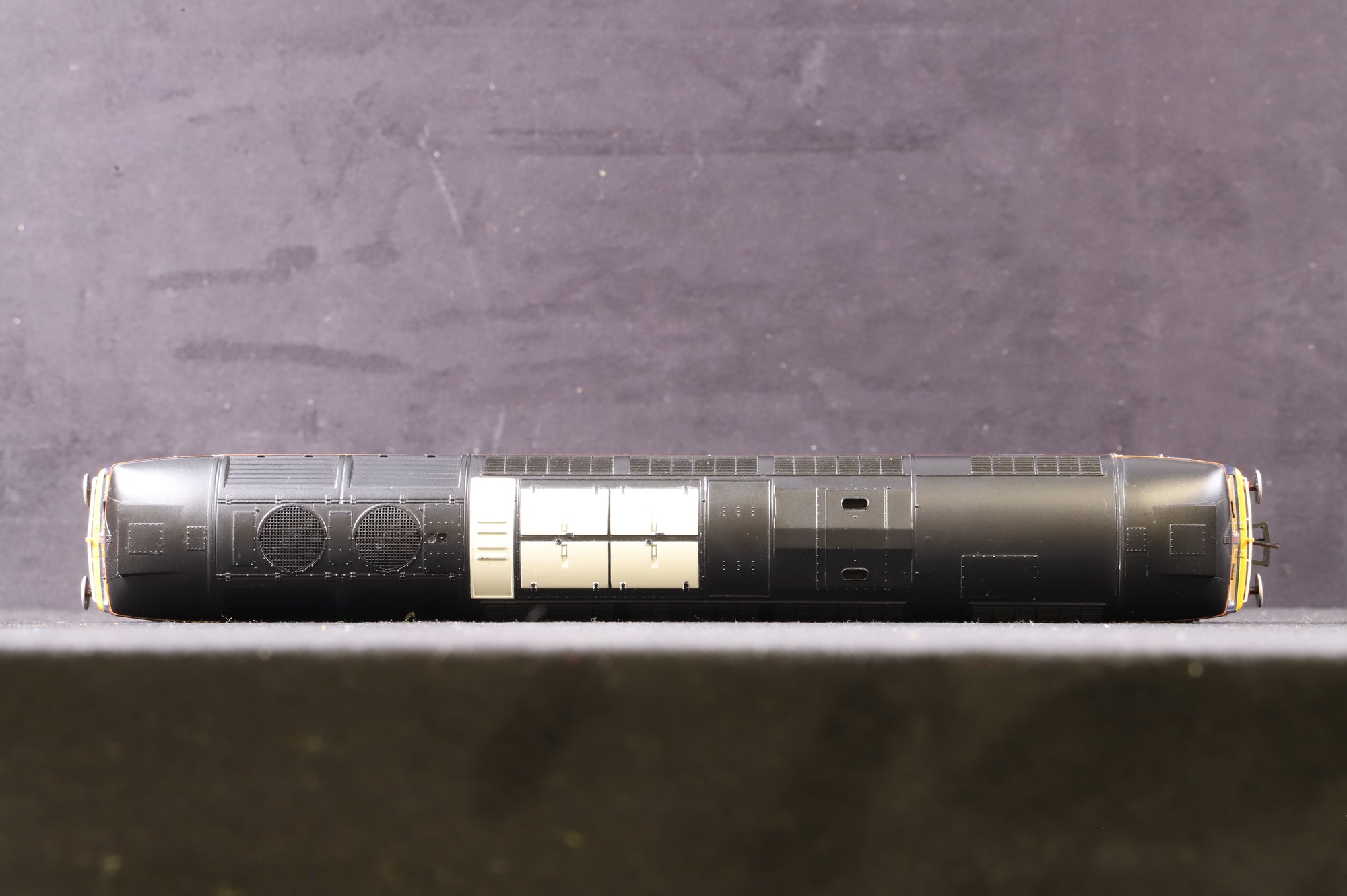 Bachmann OO 32-754 Class 57/0 Loco '57011' DRS