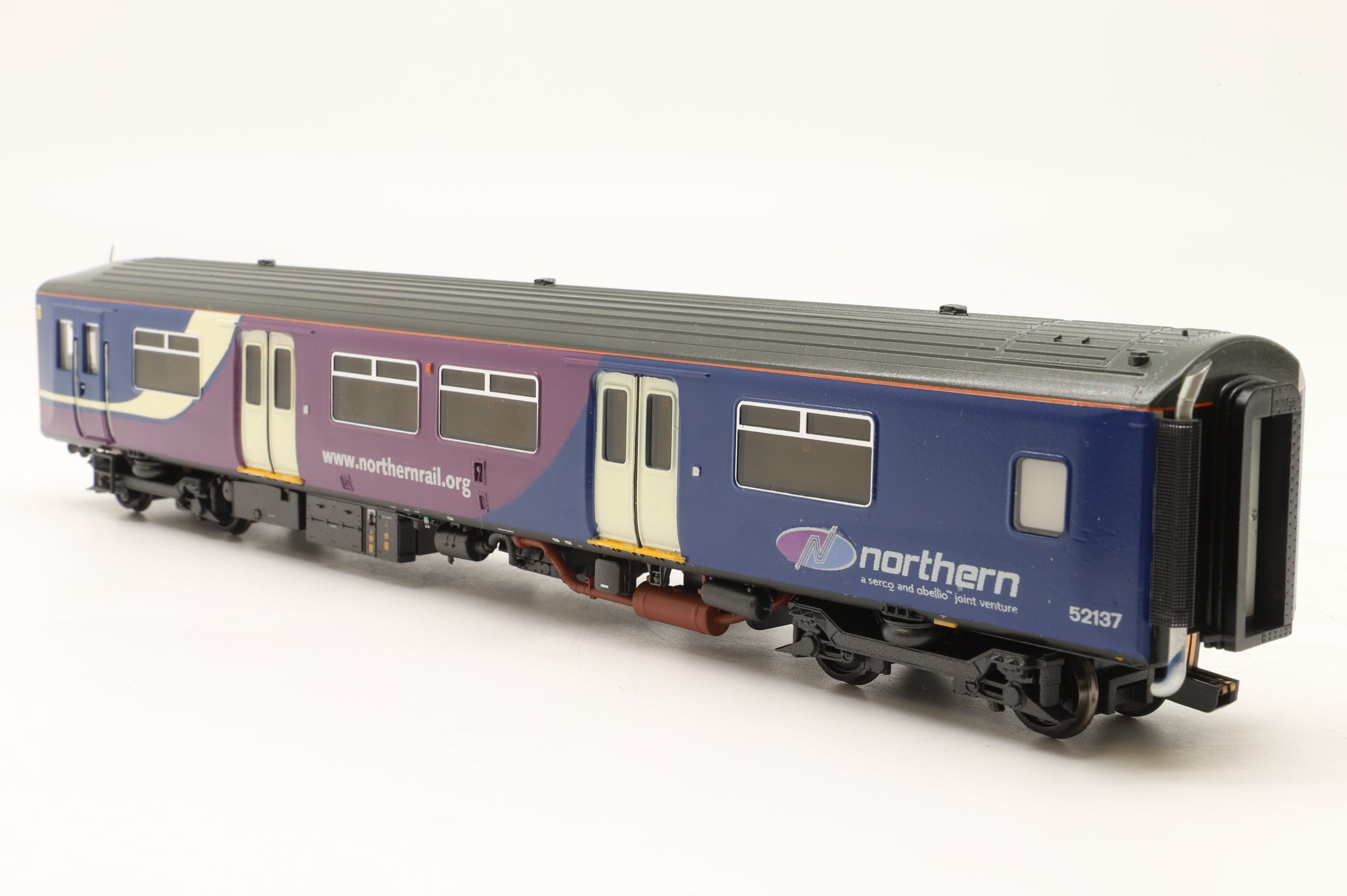 Bachmann OO Class 150 2-Car DMU in Northern Livery