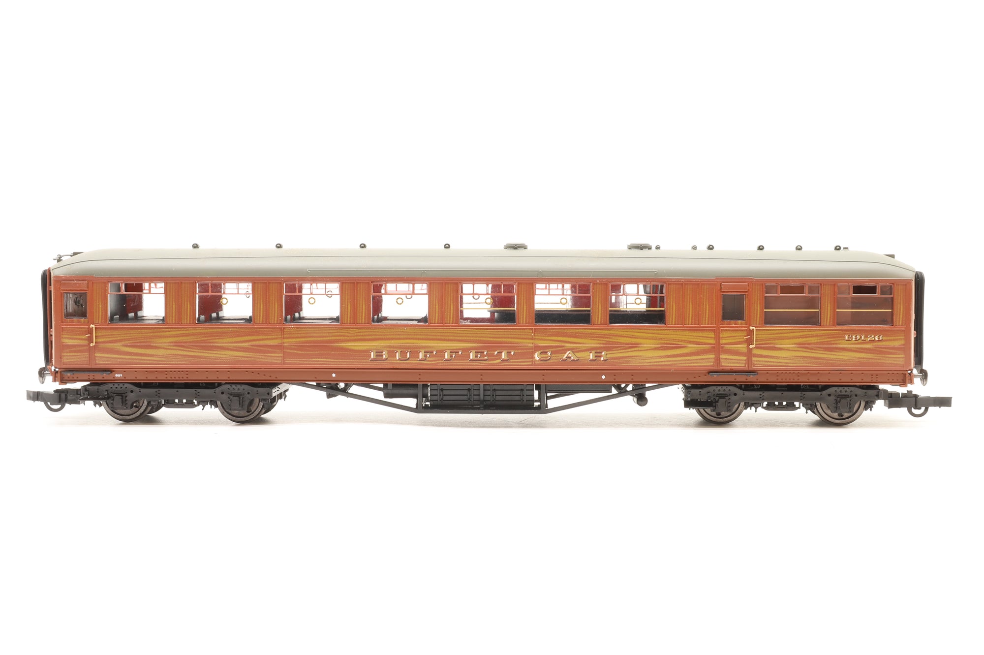 Hornby OO Rake of 7x Gresley 61' 6'' Teak Coaches