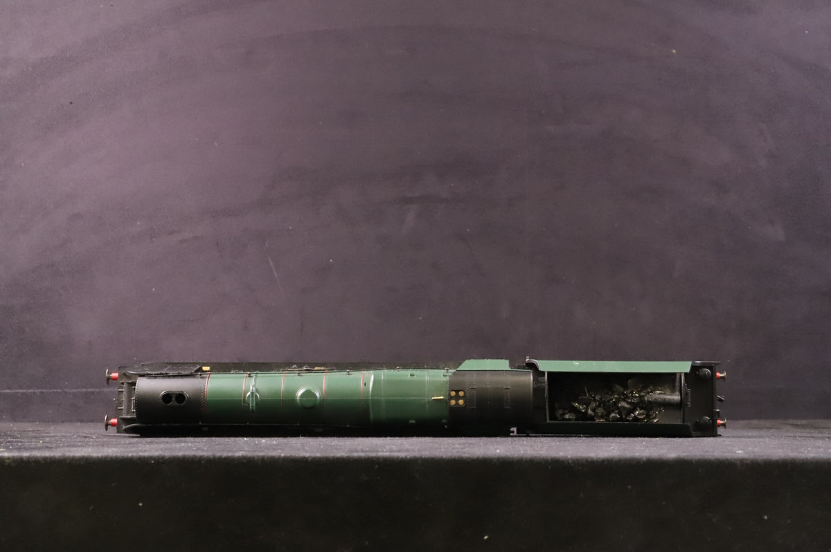 Hornby OO R2306 &#39;The Caledonian&#39; Train Pack - DCC Sound