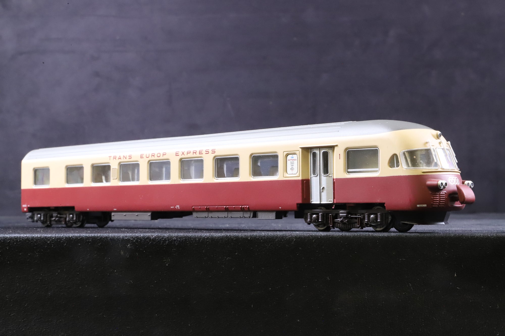 Rivarossi HO SBB TEE Gottardo 6-Car Set