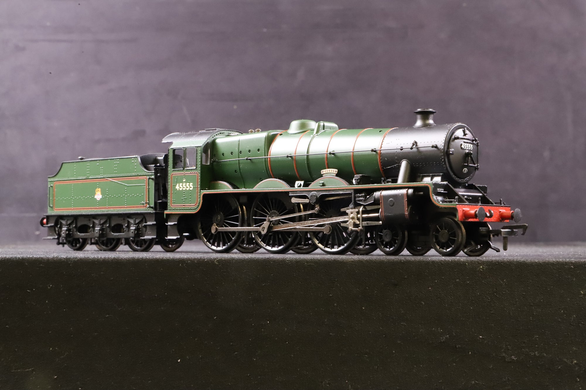 Bachmann OO 30-285 Class 6P Jubilee 4-6-0 '45555' 'Quebec' BR Green E/C Split from Set