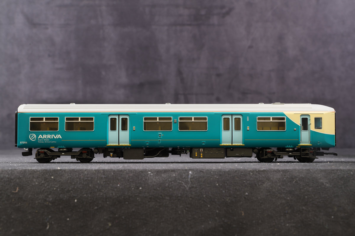 Bachmann OO 32-935 Class 150/2 DMU 2 Car Arriva Trains, DCC Fitted