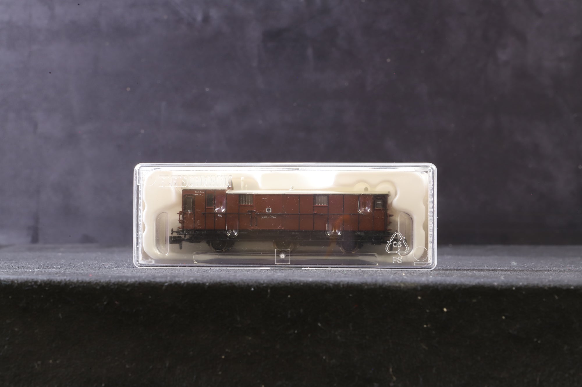 Fleischmann N Rake Of 3 DB Passenger Cars Inc. 806801, 806802 & & 806864