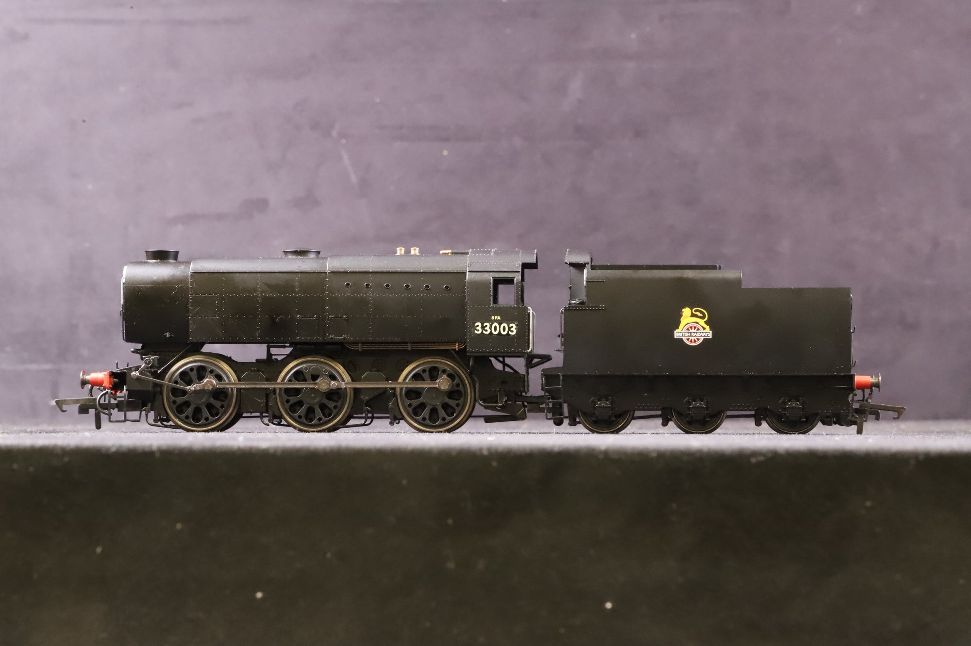 Hornby OO R2355 Class Q1 '33003' BR Black E/C Renumbered