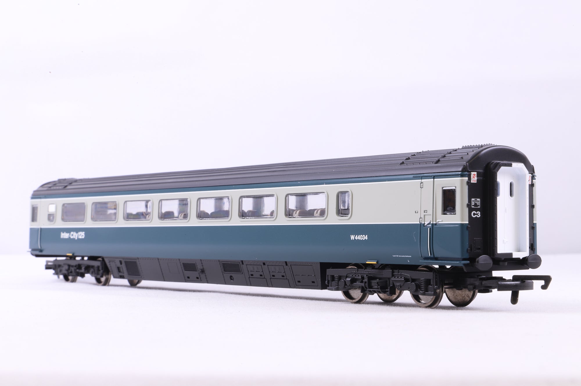 Hornby OO R2701 Class 43 HST Set & 4x Mk3s in BR Inter-City 125 Blue/Grey Liveries