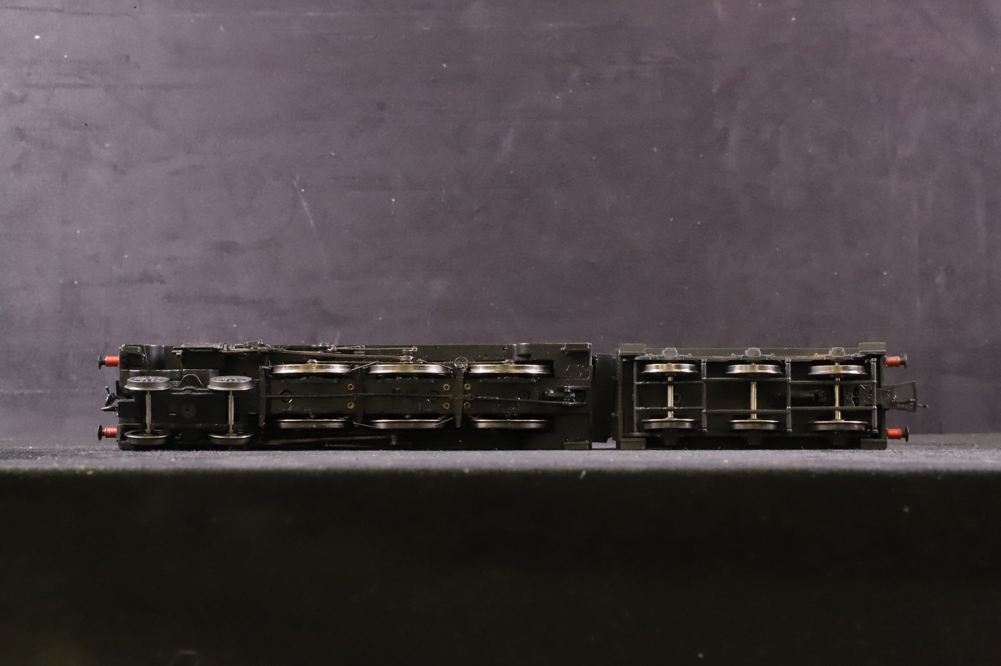 Bachmann OO Jubilee Class '45587' 'Baroda' BR Green L/C Fowler Tender Weathered