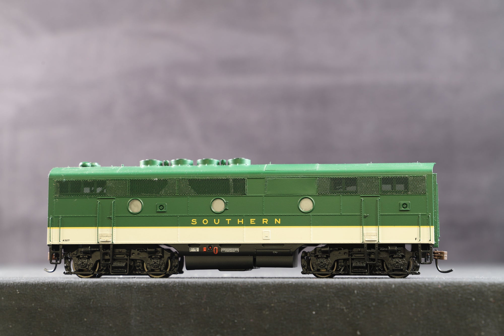 Athearn HO G2505A+B Southern F3-A & B Unit '4327' & '4137'