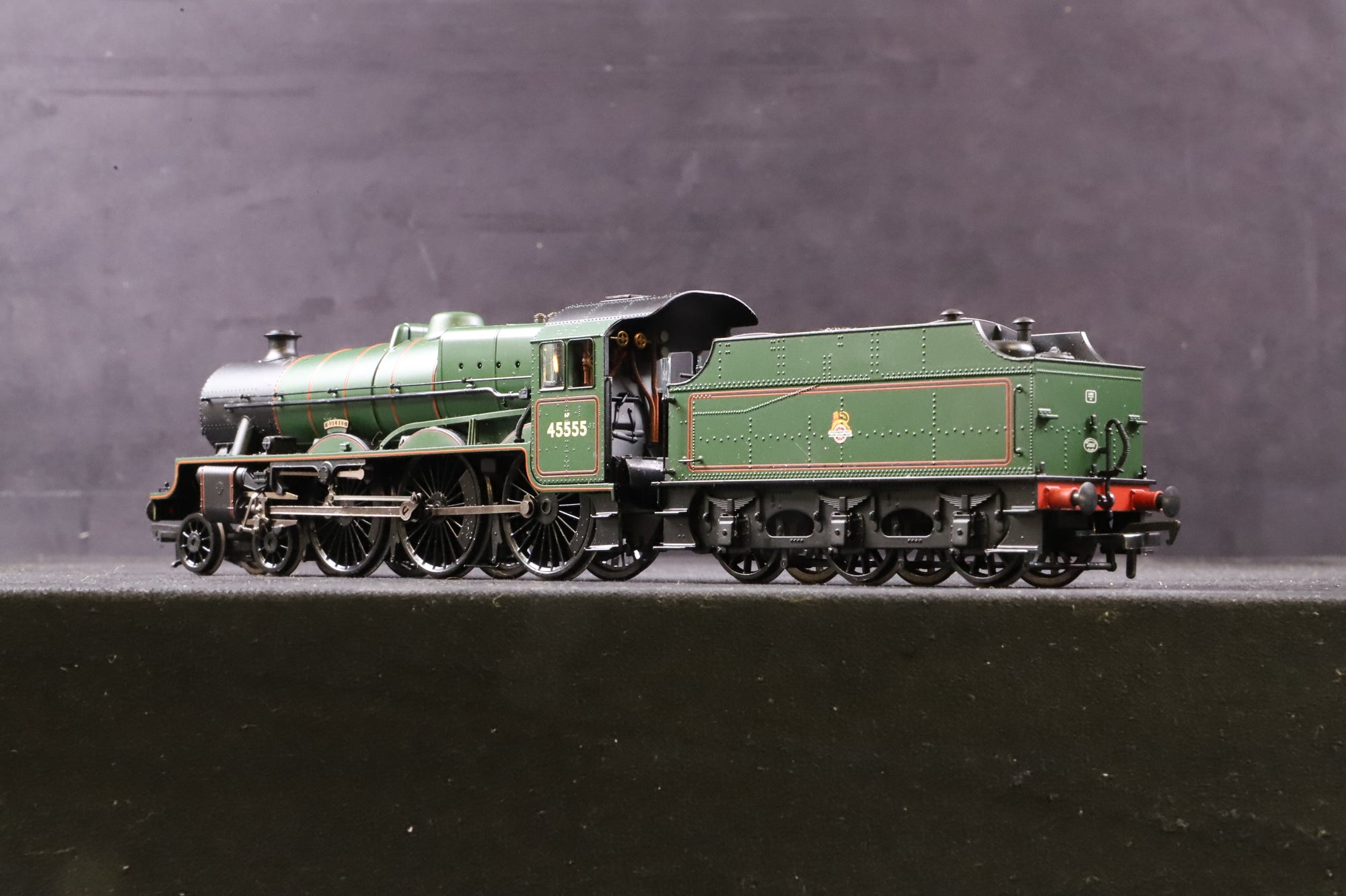 Bachmann OO 30-285 Class 6P Jubilee 4-6-0 '45555' 'Quebec' BR Green E/C Split from Set