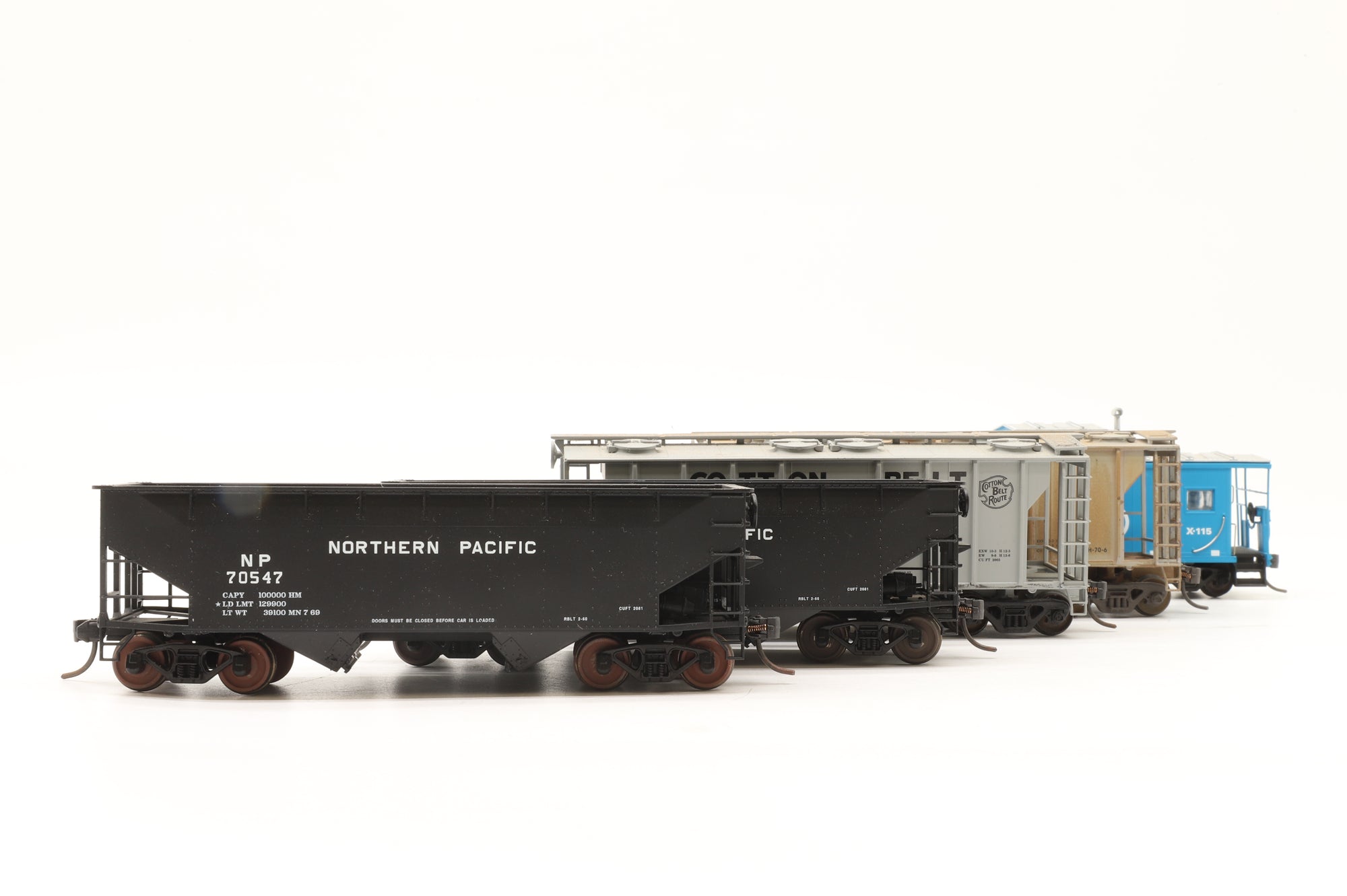 Atlas HO Rake Of 5 Hopper & Caboose Wagons Weathered