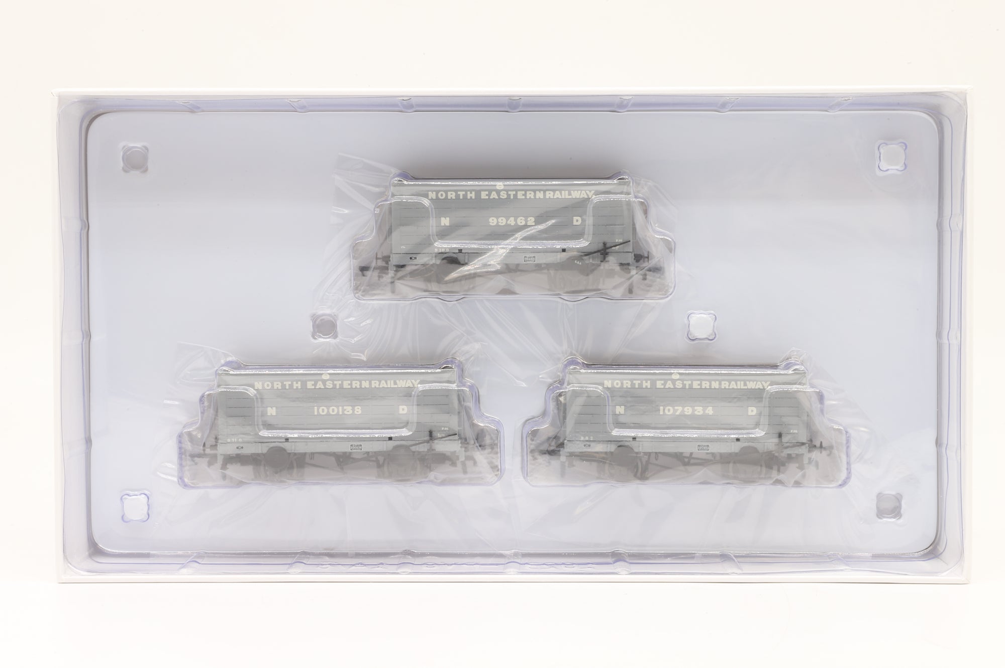 Accurascale OO Acc2820 NER Hopper P8 Triple Pack NER Grey