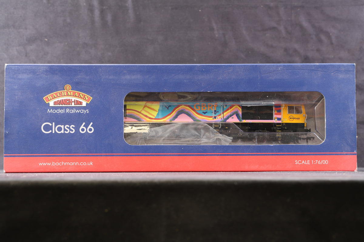 Bachmann OO 32-979V Class 66 Diesel &#39;66720&#39; GBRf &#39;Rainbow&#39; Competition Livery Excl. Rail Express