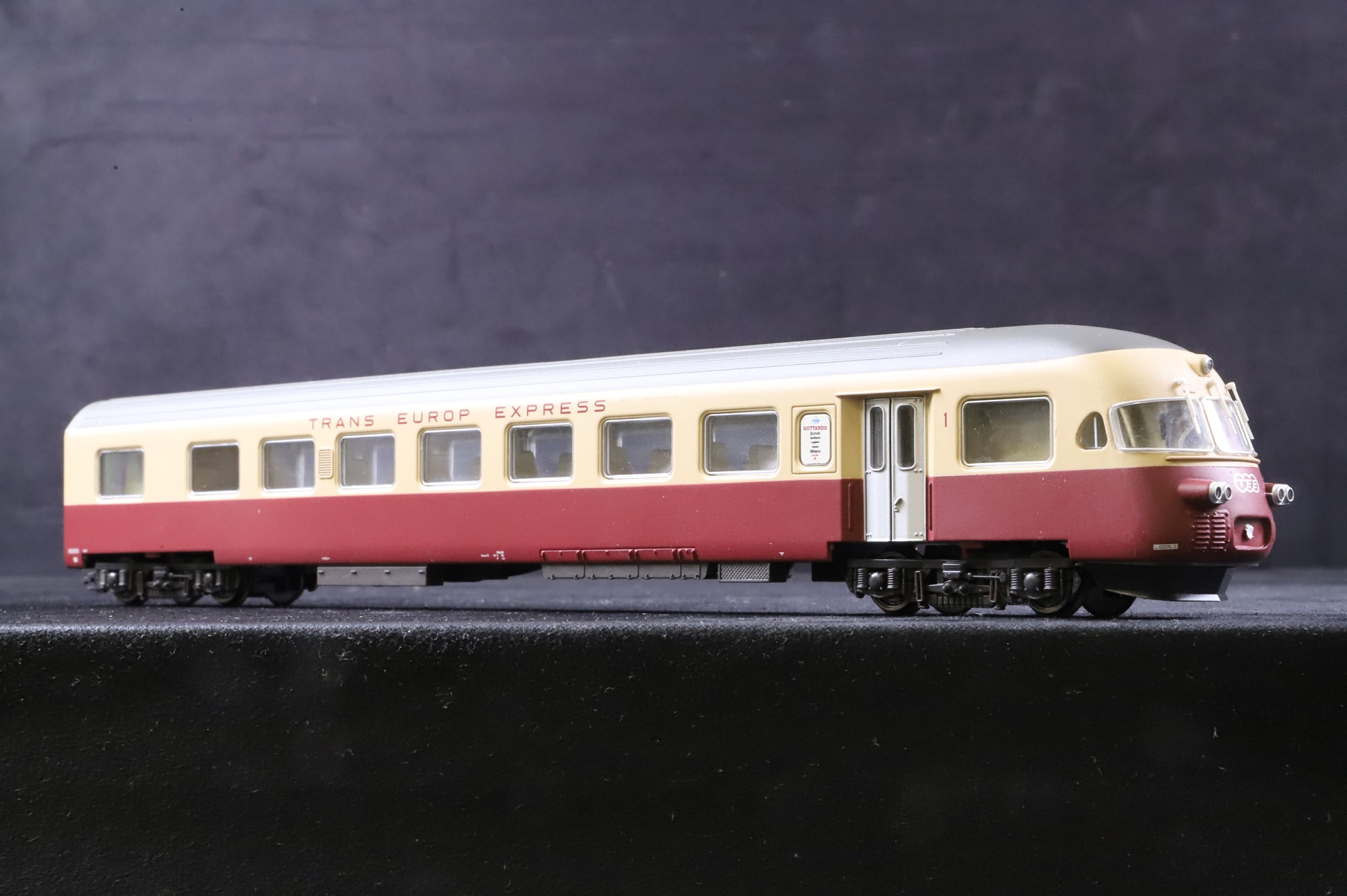 Rivarossi HO SBB TEE Gottardo 6-Car Set