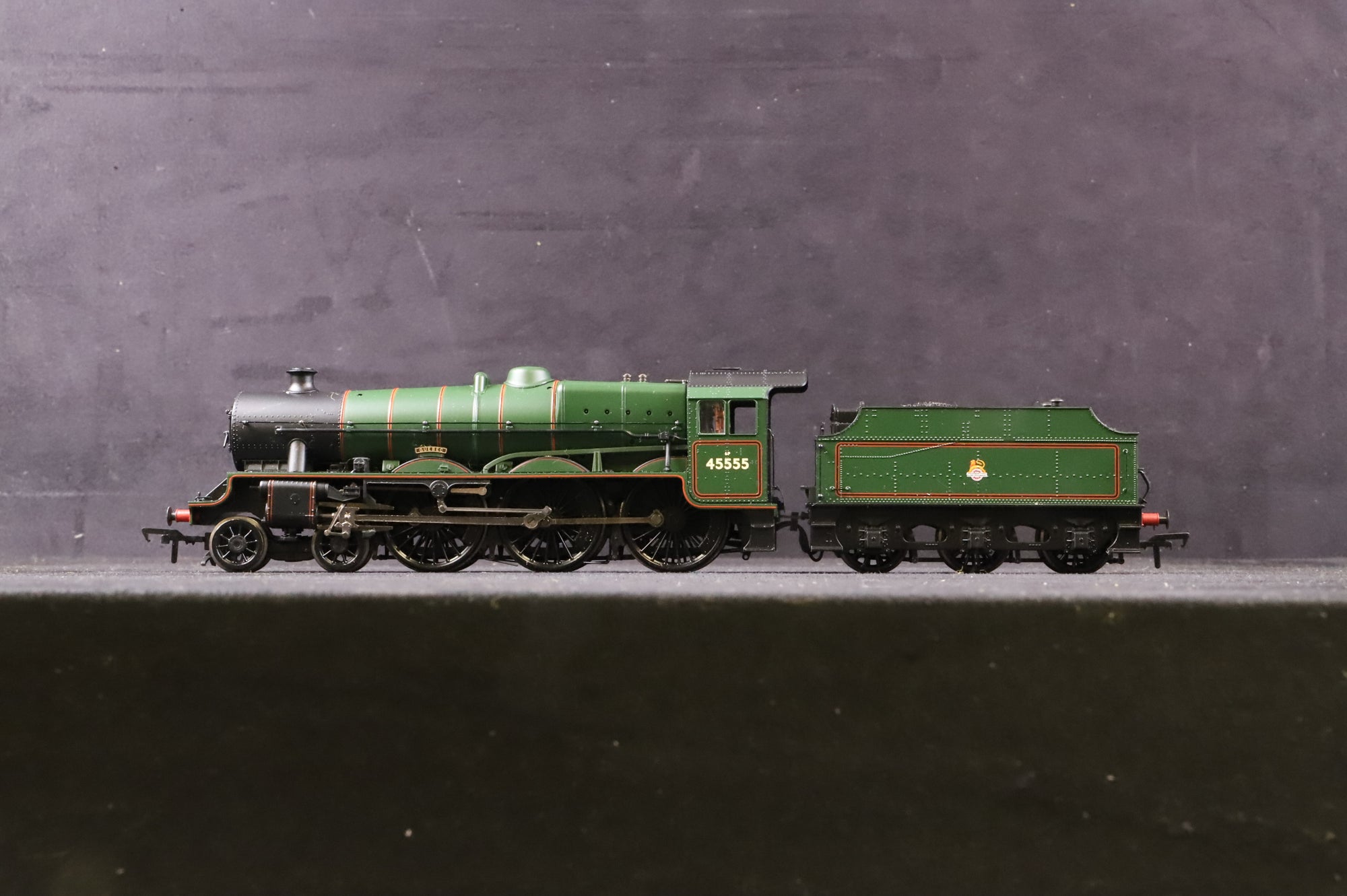 Bachmann OO 30-285 Class 6P Jubilee 4-6-0 '45555' 'Quebec' BR Green E/C Split from Set