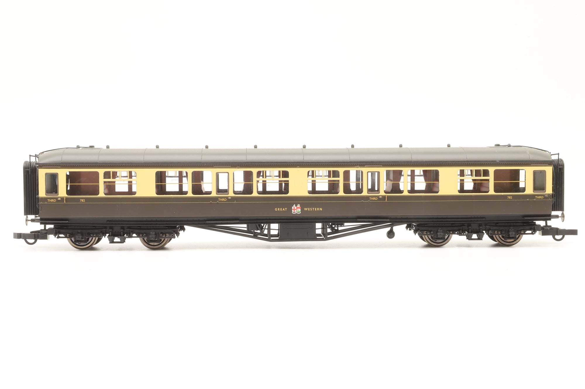 Hornby OO Rake of 6 GWR Chocolate & Cream Coaches, DCC Controlled Lights