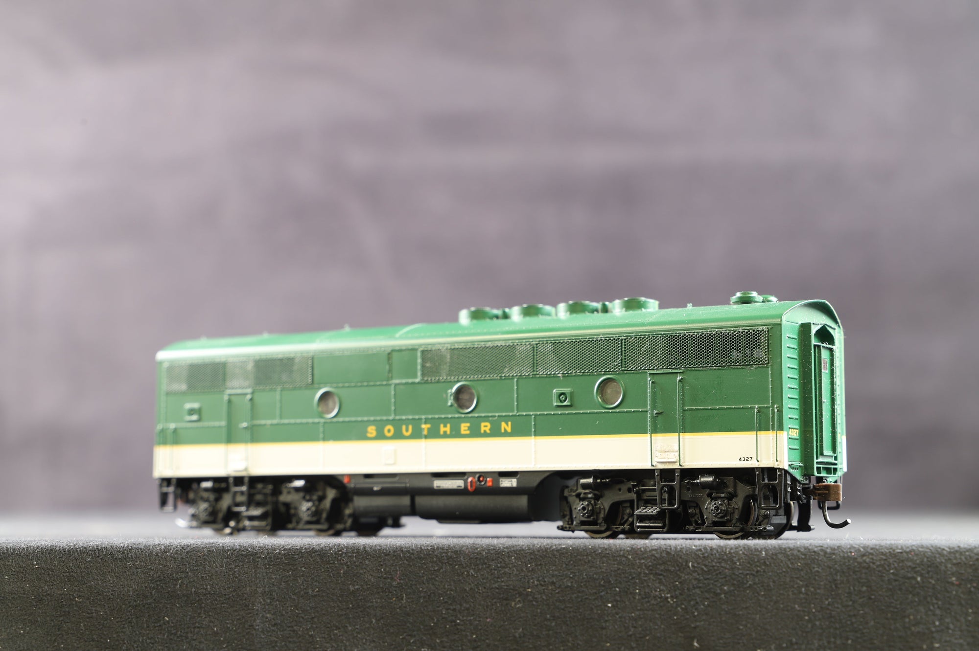 Athearn HO G2505A+B Southern F3-A & B Unit '4327' & '4137'