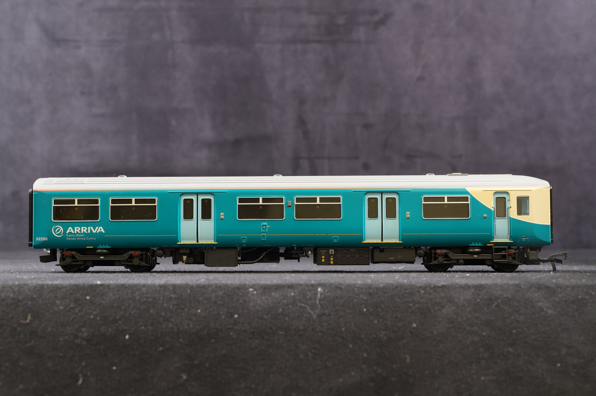 Bachmann OO 32-935 Class 150/2 DMU 2 Car Arriva Trains, DCC Fitted