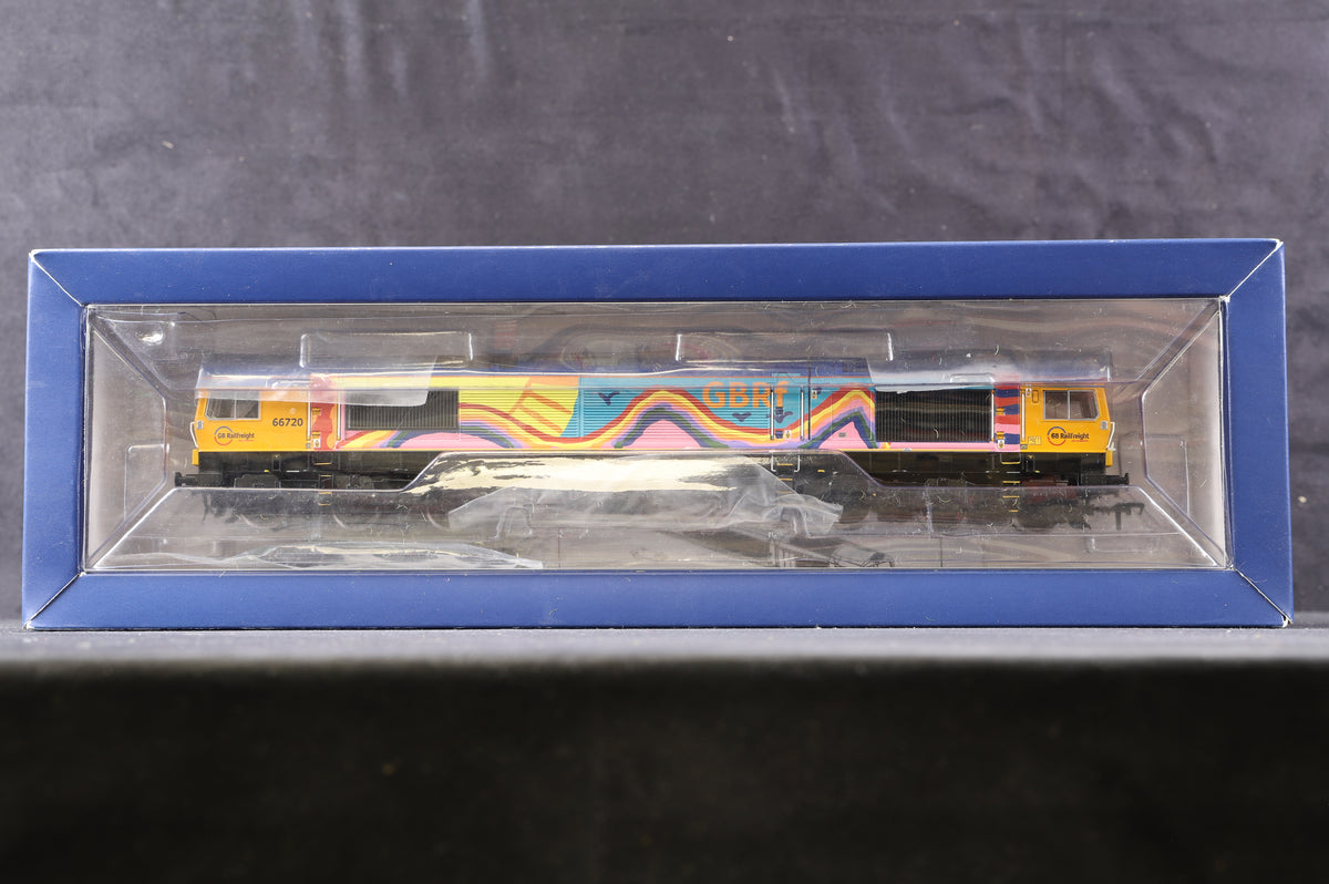 Bachmann OO 32-979V Class 66 Diesel &#39;66720&#39; GBRf &#39;Rainbow&#39; Competition Livery Excl. Rail Express