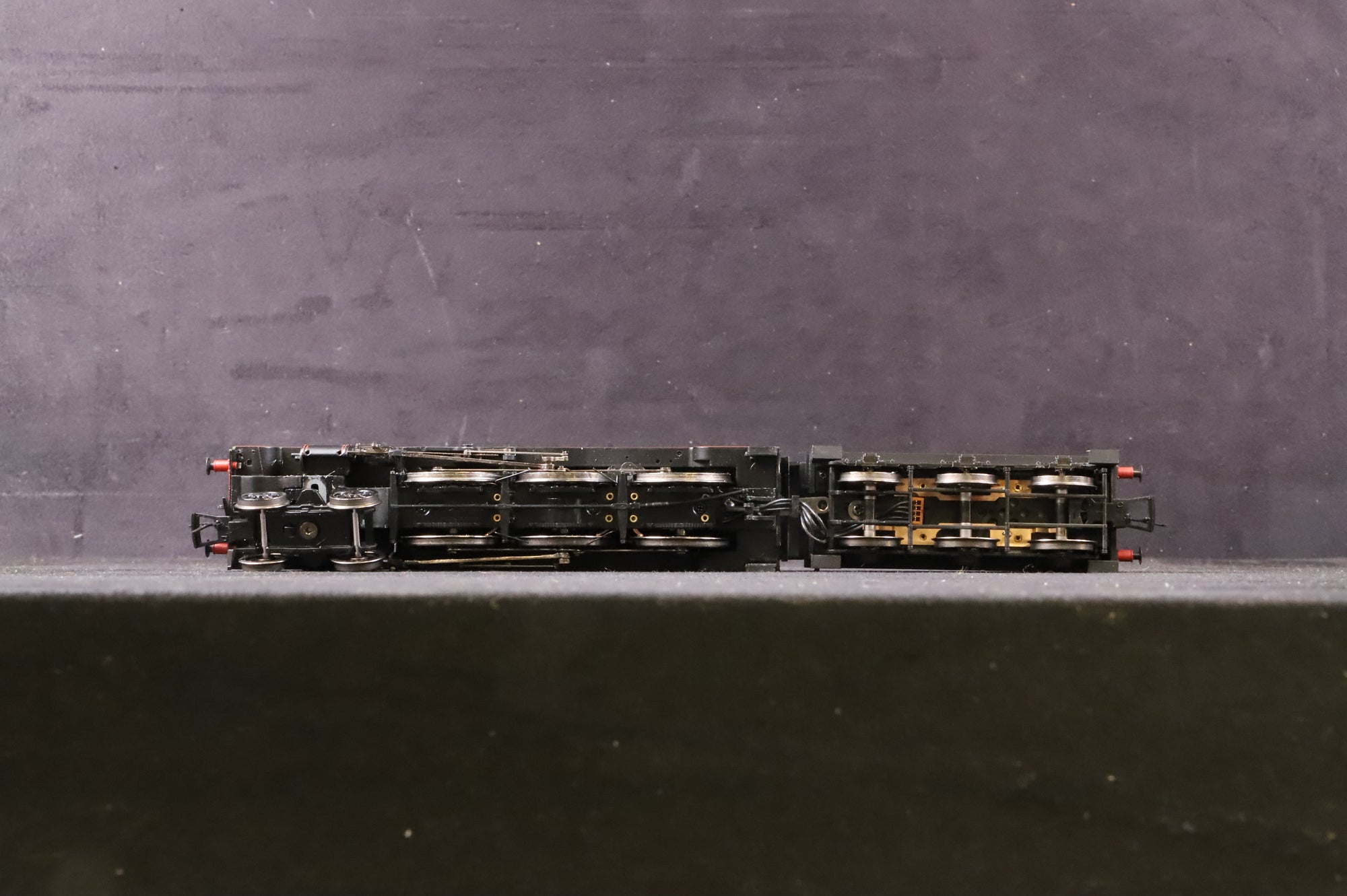 Bachmann OO 30-285 Class 6P Jubilee 4-6-0 '45555' 'Quebec' BR Green E/C Split from Set