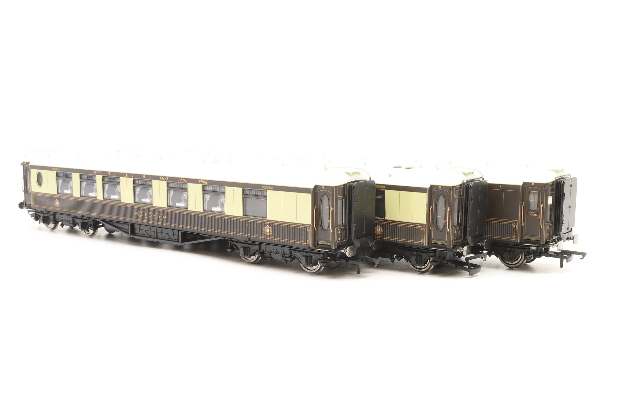 Hornby OO R4143, 45 & 50 Rake of 3 Pullman Cars