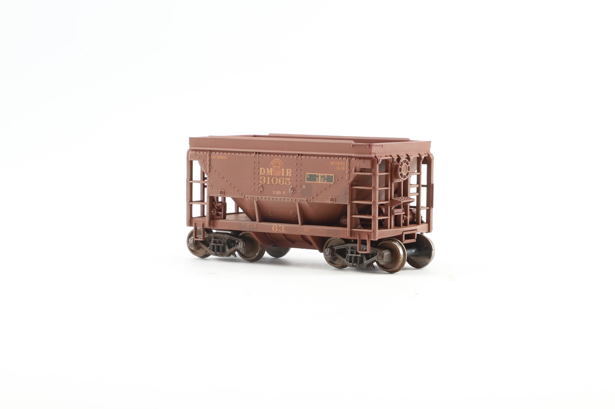 Walthers HO 932-4560 12-Pack of Taconite Ore Cars in DMIR Brown - Pro-Customised/Weathered