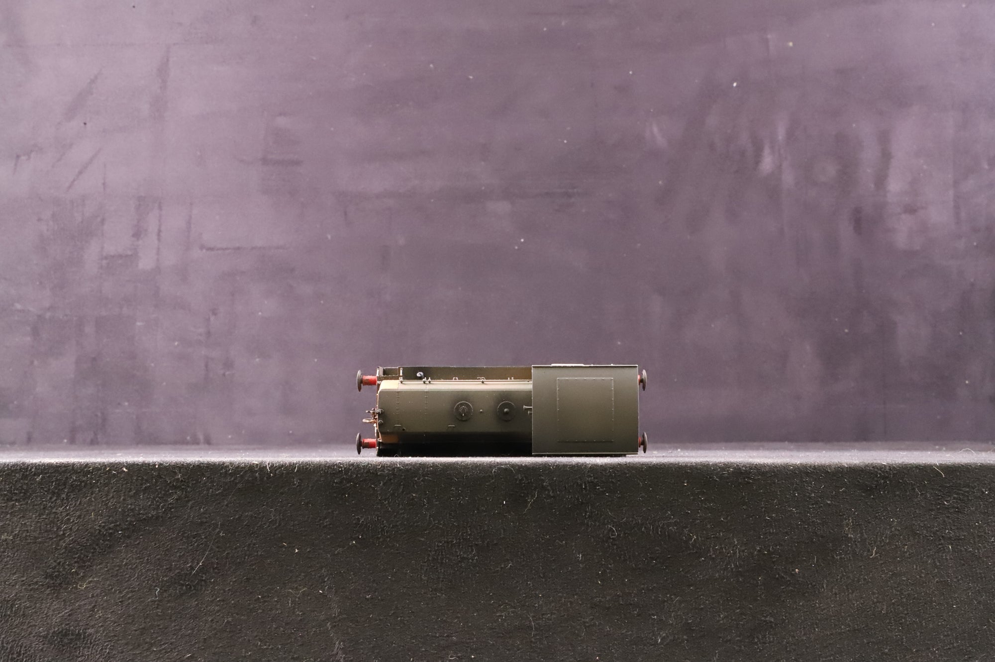 Heljan OO 2501 Class 05 'D2578' BR Green w.wasp stripes, Weathered