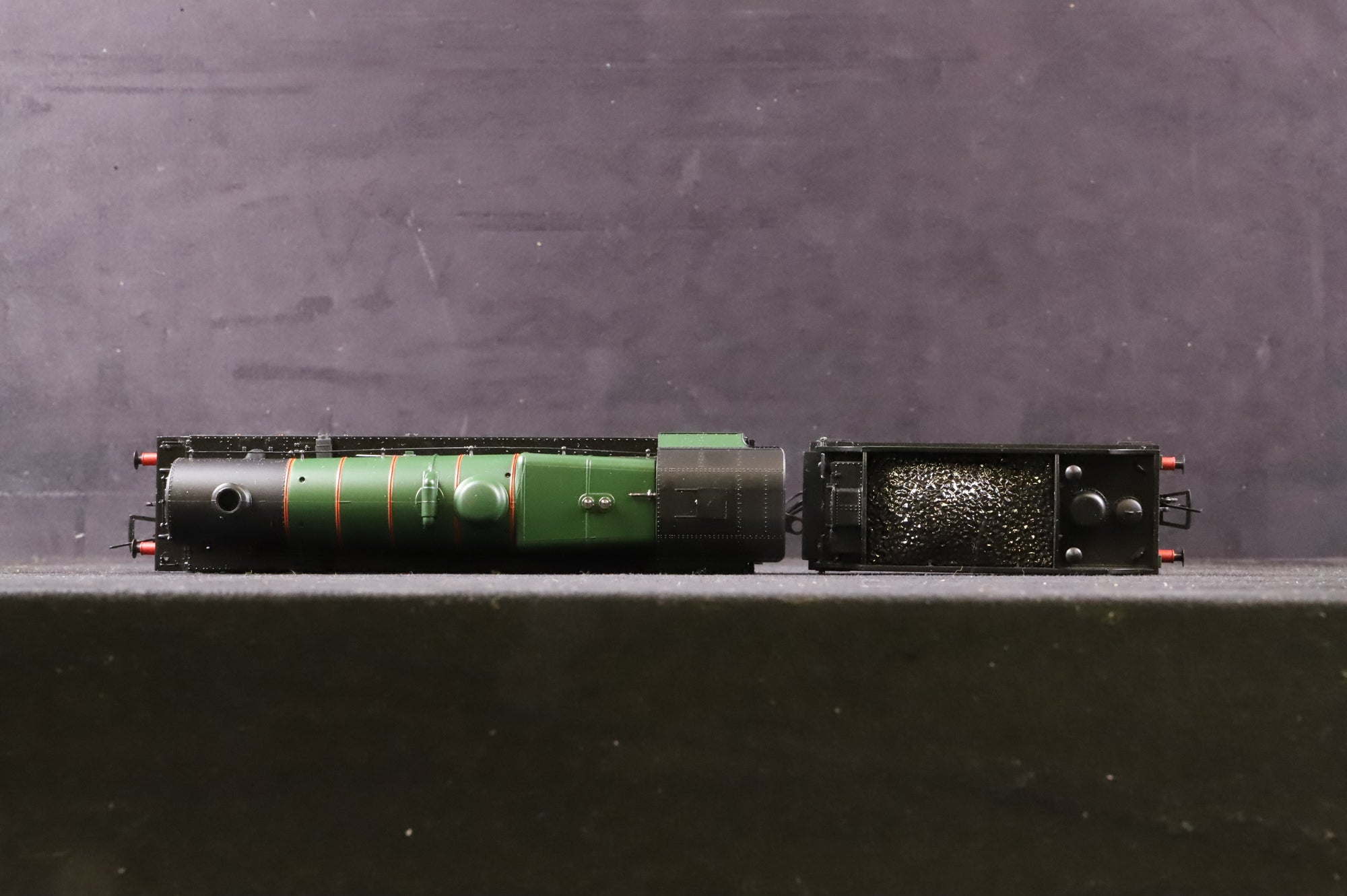 Bachmann OO 30-285 Class 6P Jubilee 4-6-0 '45555' 'Quebec' BR Green E/C Split from Set