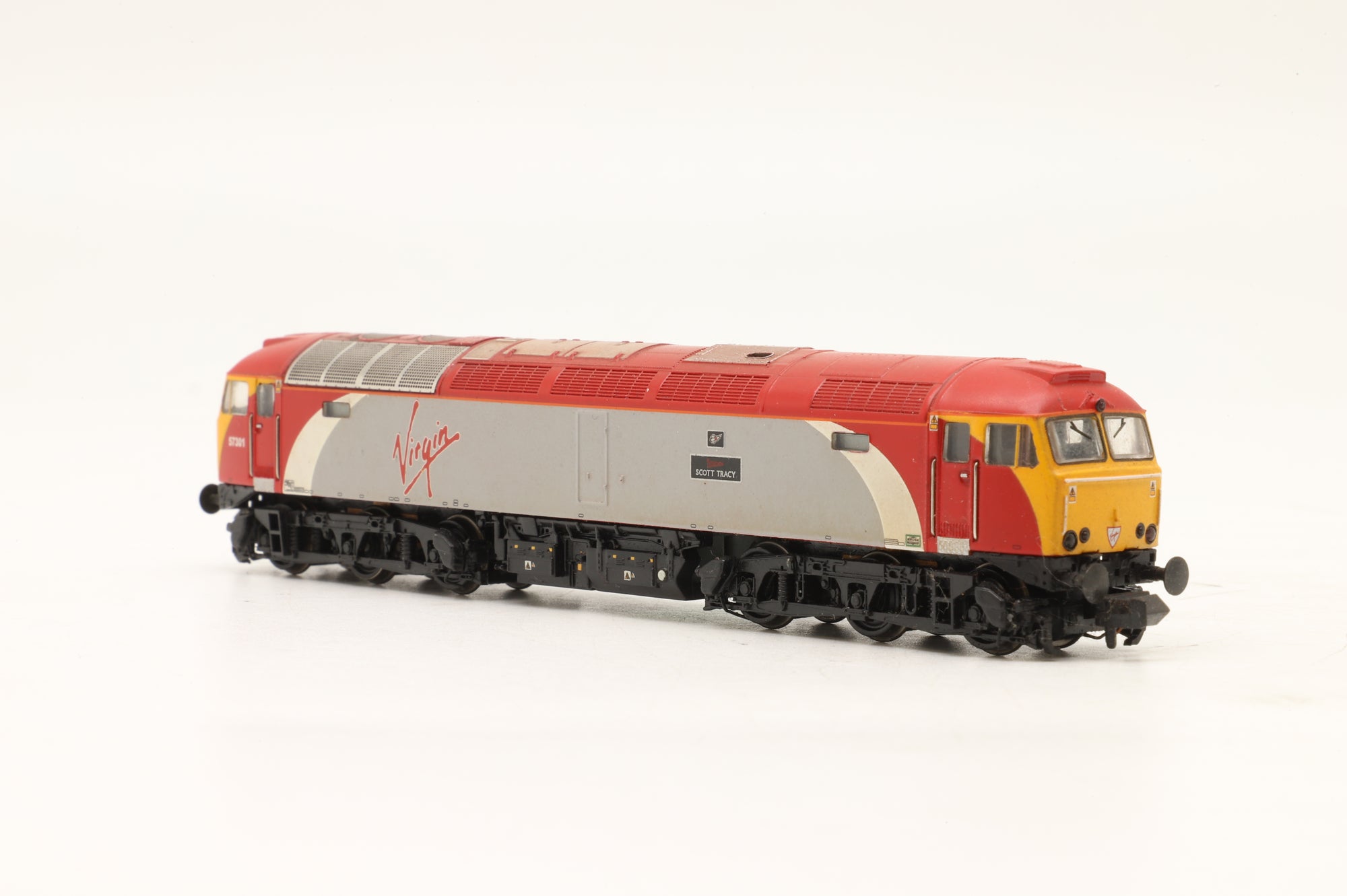 Graham Farish N 371-650 Class 57/3 Diesel '57301' Virgin Trains