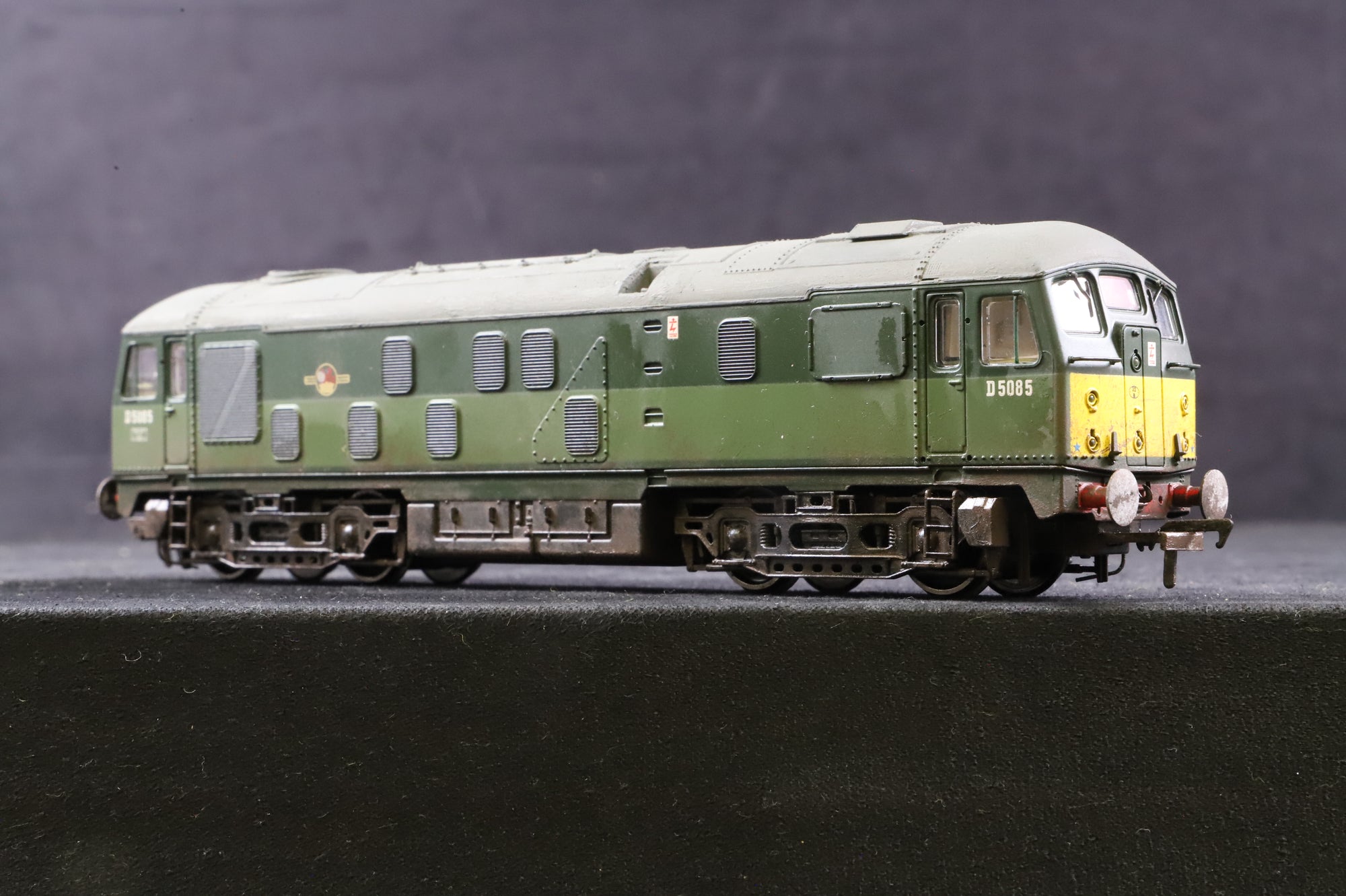 WORKSHOP Bachmann OO 32-427 Class 24 Derby 'D5085' Two Tone Green Weathered